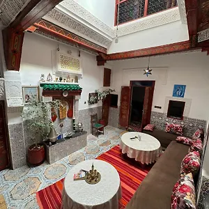dar-enouiina.hotelfesmorocco.com/